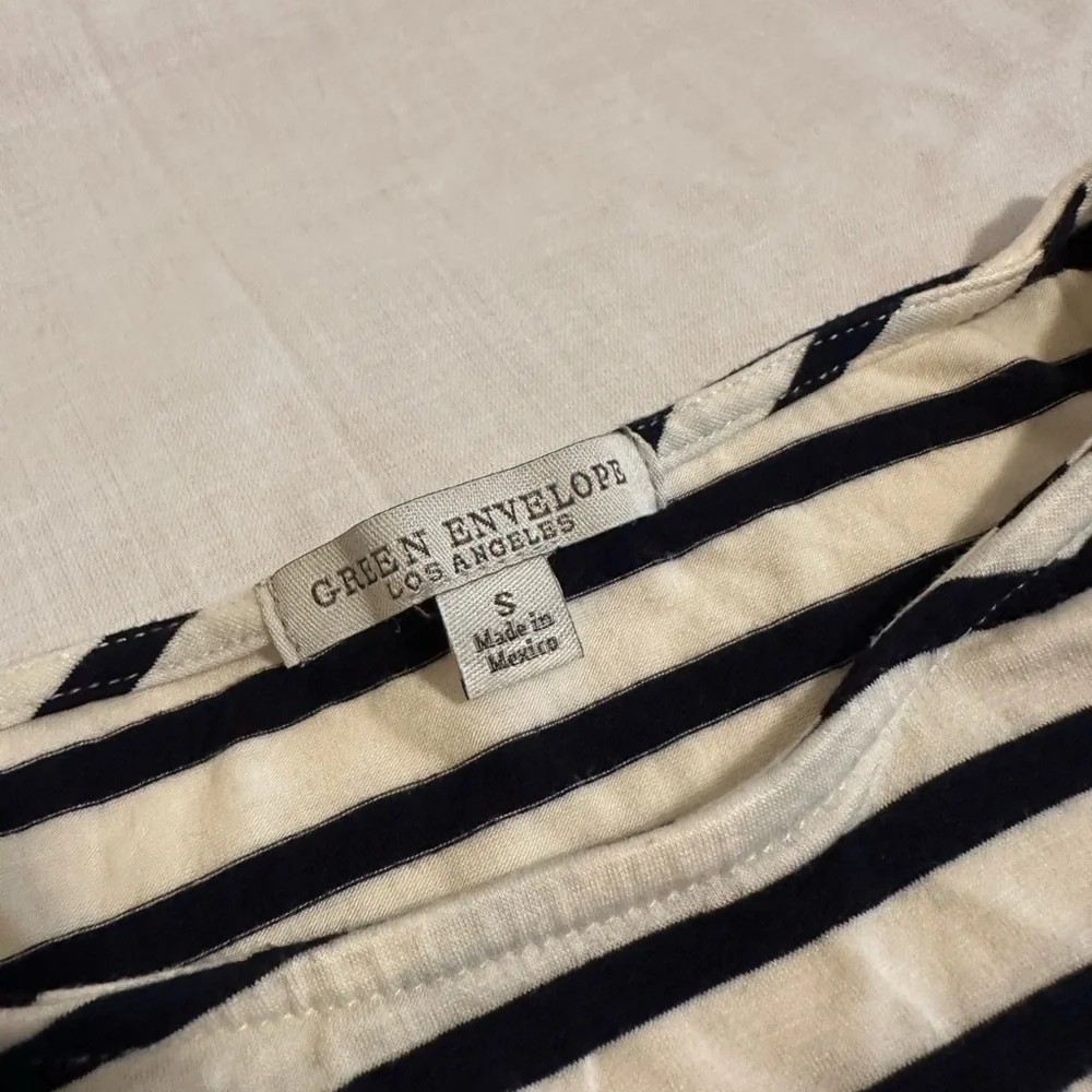 *EUC* Navy Blue & White Stripe Sleeveless Top | Green Envelope | Size Small - Picture 5 of 6